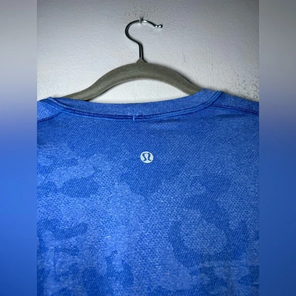 Lululemon Shirt Blue Tee Casual Workout Gym Athleisure Stretch size M - Picture 4 of 6